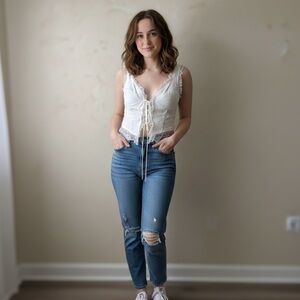 Cropped lace tank top